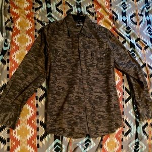 Mens Small Long Sleeve Camouflaged Button Shirt